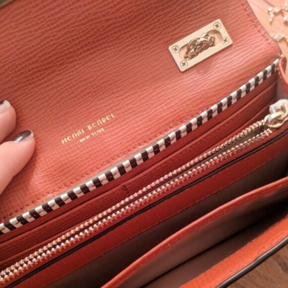 HENRI BENDEL Waldorf Wallet On Gold Chain in Coral - Picture 7 of 8